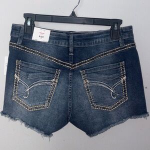 NWT YMI Jeans Premium Stitch Mid-Rise Shorts Denim Shorts Size 9/29